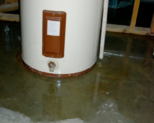 leaking water heater imageleaking water heater image